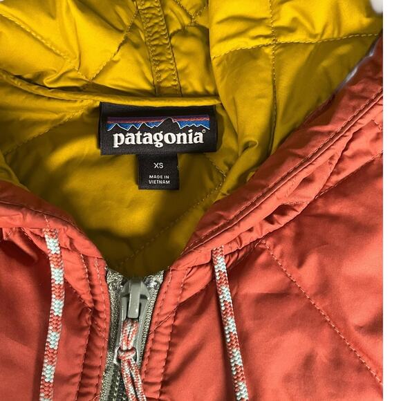 Patagonia Women XS Quilted Hooded Jacket Burnt Orange Mustard Lightweight Puffer - Picture 10 of 13